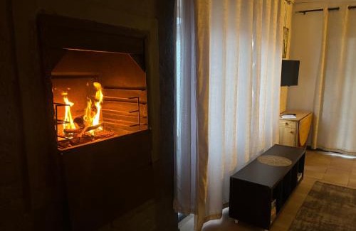 Gordons Bay Central Apartment | Mountain Views, beach walks, heart of old village