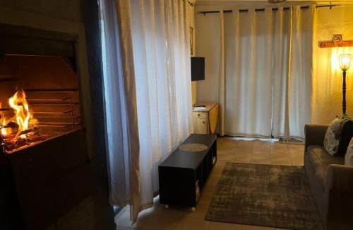 Gordons Bay Central Apartment | Mountain Views, beach walks, heart of old village