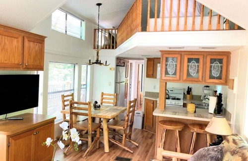 Whittier Cabin | Mountain Views Cabin with Loft WiFi Pets Casino Fire pit Tesla Charger