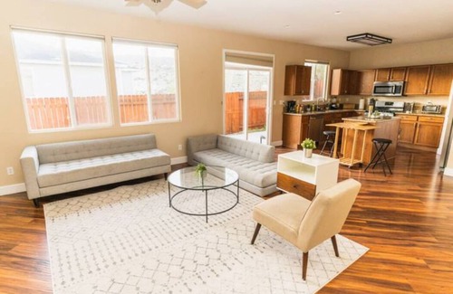 Northwest Reno House | Mountain View’s Home For Traveling Professionals