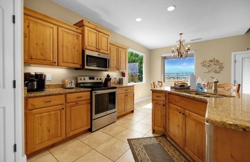 La Verkin House | Mountain Views Near Zion - Wifi - Self Checkin/Out - Outdoor Fire Pit & Grill
