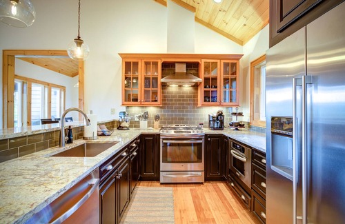 Blowing Rock House | ☆ Mountain Views with Hot Tub, Fire Table, Game Room, Located in Blowing Rock