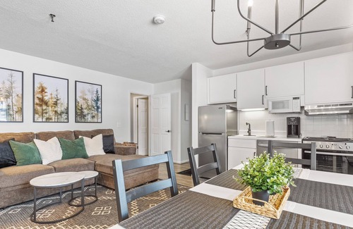 Boyne Falls Condo | Mountain Villa at base of Mountain, Sleep 14, Superhost