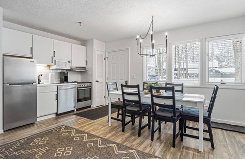 Boyne Falls Condo | Mountain Villa at base of Mountain, Sleep 14, Superhost