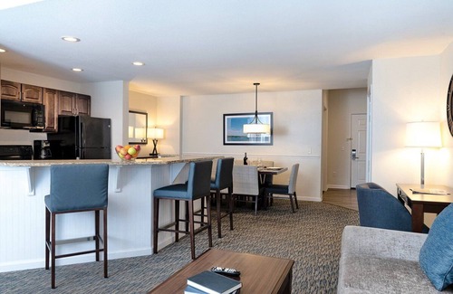 Table Rock Hotel | Mountain Vista 2 Bedroom Deluxe Unit! Branson MO.