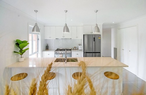 Bourkelands House | Mountain Vista Retreat - Comfort Meets Style