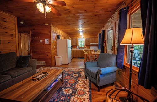 Hico Cabin | Mountaineer Cabin 1 - Hot Tub & Fireplace close to New River Gorge National Park