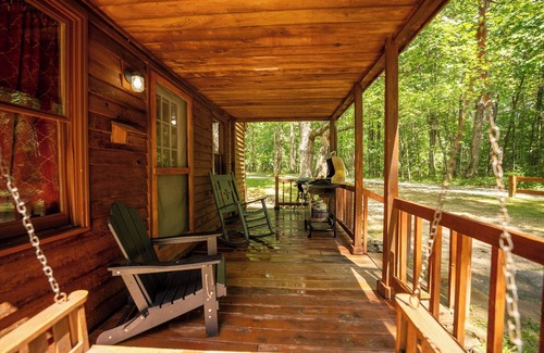 Ansted Cabin | Mountaineer Cabin 3 - Hot Tub & Fireplace close to New River Gorge National Park