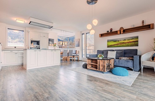 Imst Apartment | Mountainpenthouse - lovely apartment with WiFi in the middle of mountains