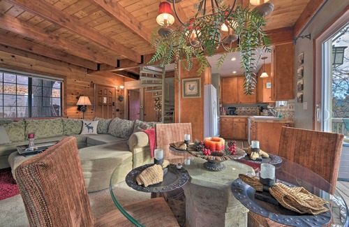 Lake Arrowhead Cabin | Mountainside Cabin w/Deck - 16 Miles to Skiing!