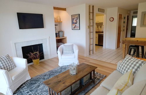 Warren Condo | Mountainside Condo at Sugarbush Vt Walk to Resort!