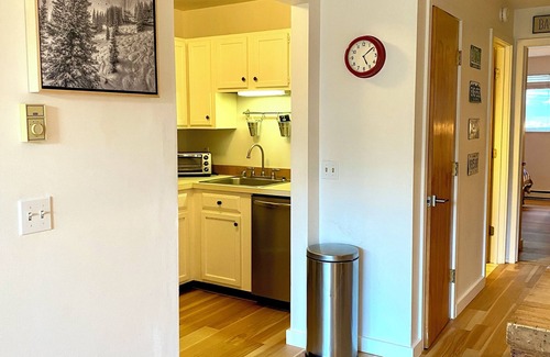 Warren Condo | Mountainside Condo at Sugarbush Vt Walk to Resort!