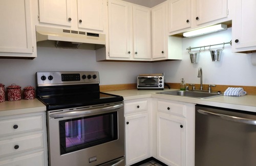 Warren Condo | Mountainside Condo at Sugarbush Vt Walk to Resort!