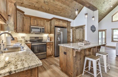 Ellijay Cabin | Mountaintown Chalet | Ellijay, GA
