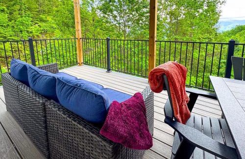 Chalet Village House | Mountainview Majesty