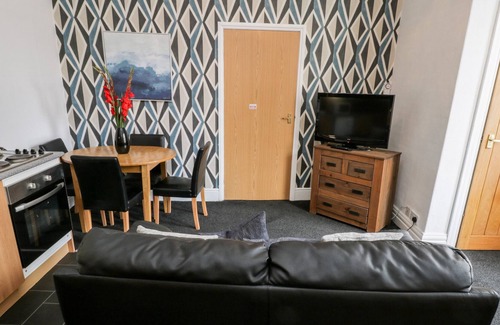 Bridlington Old Town Apartment | MOWBRAY 1, pet friendly, country holiday cottage in Bridlington