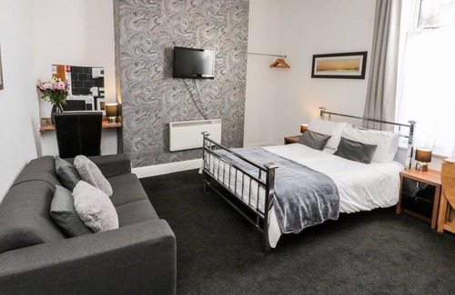 Bridlington Old Town Apartment | MOWBRAY 5, pet friendly, country holiday cottage in Bridlington