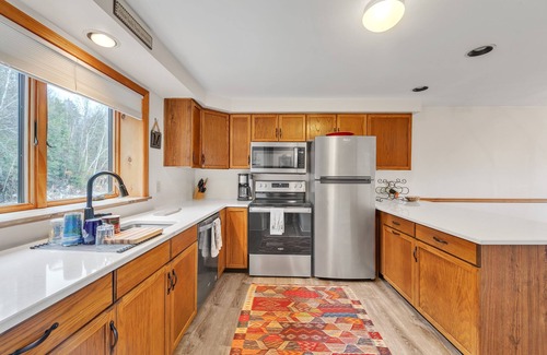 North Creek House | Moxham 58h - Adirondack Retreat Mountain Views 3 Bedroom Townhouse by The Summit at Gore Mountain