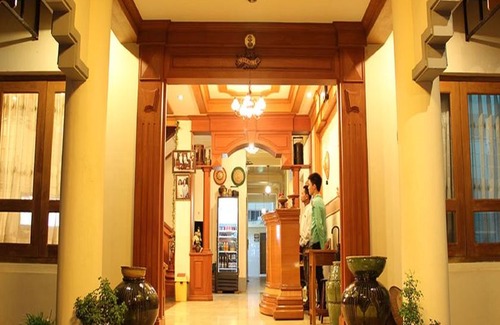 Hsipaw Hotel | Mr. Charles Hotel