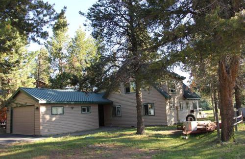 Three Rivers House | Mt. Bachelor & Sun River Get Away