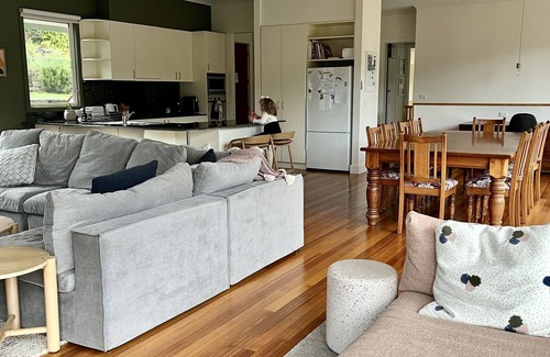 Merrijig House | Mt Buller- Delatite River House Sleeps 12