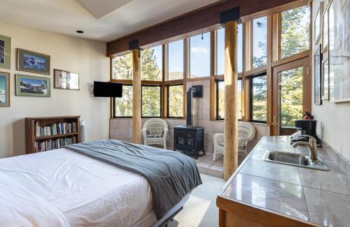 Olympic Valley House | Mt. Jola by AvantStay A 5-minute walk away to Palisades and lifts.