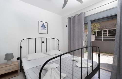 Porto Rafti Apartment | Mtc-an Apartment by the sea and Airport