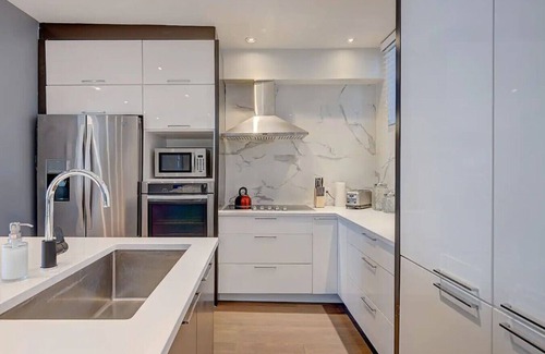 Montreal Apartment | MTL Townhouse- 3 bdr in the heart of the city