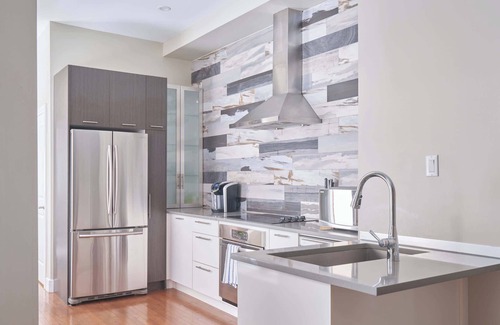 Plateau Mont Royal Apartment | MTLVR #12 | Stay-Dream-Explore, 4 BR/2BA, Plateau