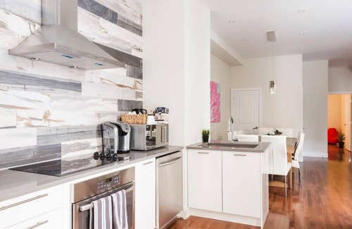 Plateau Mont Royal Apartment | MTLVR #12 | Stay-Dream-Explore, 4 BR/2BA, Plateau