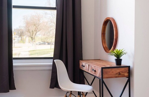 Plateau Mont Royal Apartment | MTLVR#16 | Luxurious flat facing the mountain, A/C