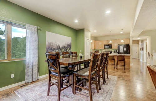 Cascade-Chipita Park House | Mtn Getaway Near Pikes Peak | Hot Tub & Pool Table