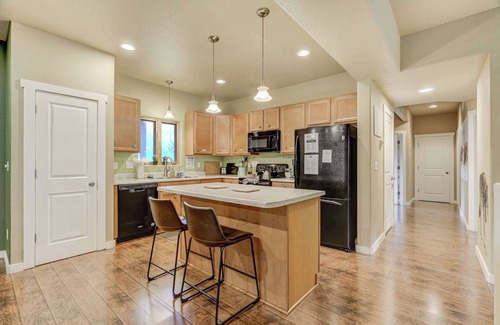 Cascade-Chipita Park House | Mtn Getaway Near Pikes Peak | Hot Tub & Pool Table