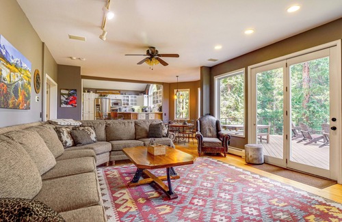 Warrior's Mark House | Mtn-View Breck Home w/Hot Tub ~ 1 Mi to Ski Lift!
