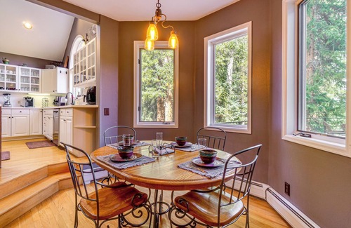 Warrior's Mark House | Mtn-View Breck Home w/Hot Tub ~ 1 Mi to Ski Lift!