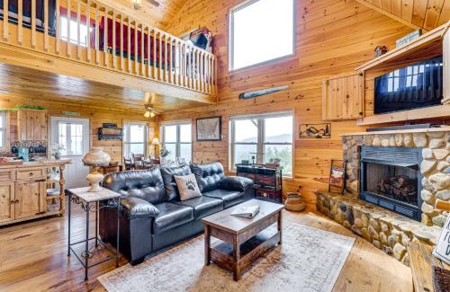 Murphy House | Mtn-View Cabin Deck and Pets Welcome in Murphy