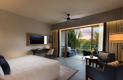 Plaine Magnien Hotel | Beach Escape in Mauritius! Two Modern Units, Free Parking, Spa & Swimming Pool!