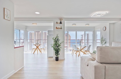 Benidorm Apartment | Mucho Gusto Coblanca 3-16. Sea and mountain view, AC, pool, free parking, WIFI