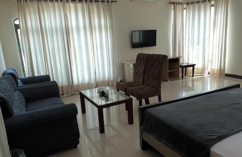 E-11 Sector House | Mudan Regency Guest House