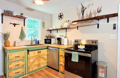 Abilene House | Mulberry Cottage - Downtown; Convention Center