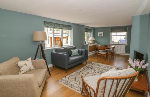 Hadleigh House | Mulberry Cottage