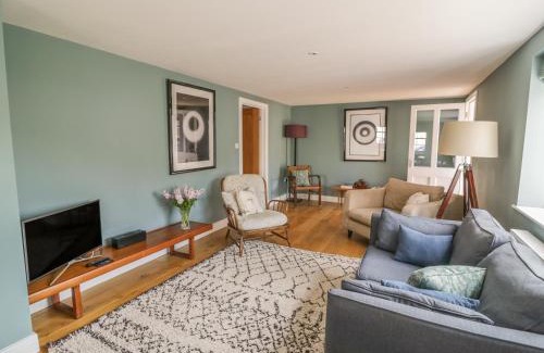Hadleigh House | Mulberry Cottage