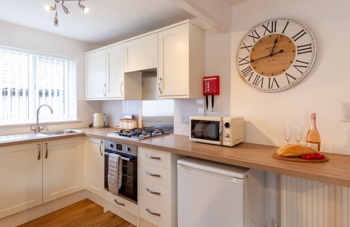 Bodham Apartment | Mulberry House - sleeps 3 guests in 2 bedrooms