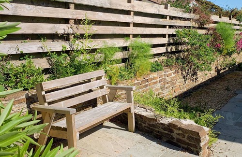 Mullion House | Mullion Coastpath, sea views, access to pool subject to availability