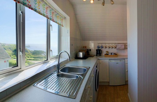 Mullion House | Mullion Coastpath, sea views, access to pool subject to availability