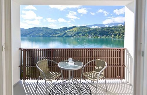 Seeboden House | Multi-bed room with west-facing balcony - Strandhotel Pichler