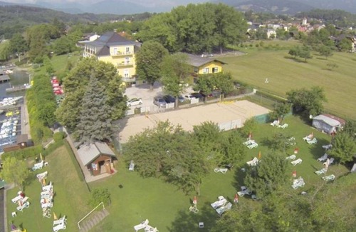 Seeboden House | Multi-bed room with west-facing balcony - Strandhotel Pichler