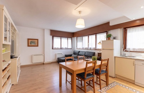 Mundaka Condo | MUNDAKA HOME E-BI 260, With Good Access, Kitchen/Lounge/2Hab. WIFI, PARKING.