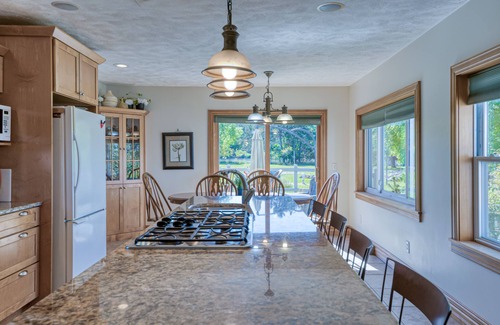 Mayfield House | MURRAY ACRES: A modern farmhouse @ 15 minutes from downtown Traverse City