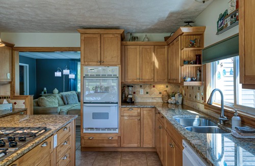Mayfield House | MURRAY ACRES: A modern farmhouse @ 15 minutes from downtown Traverse City